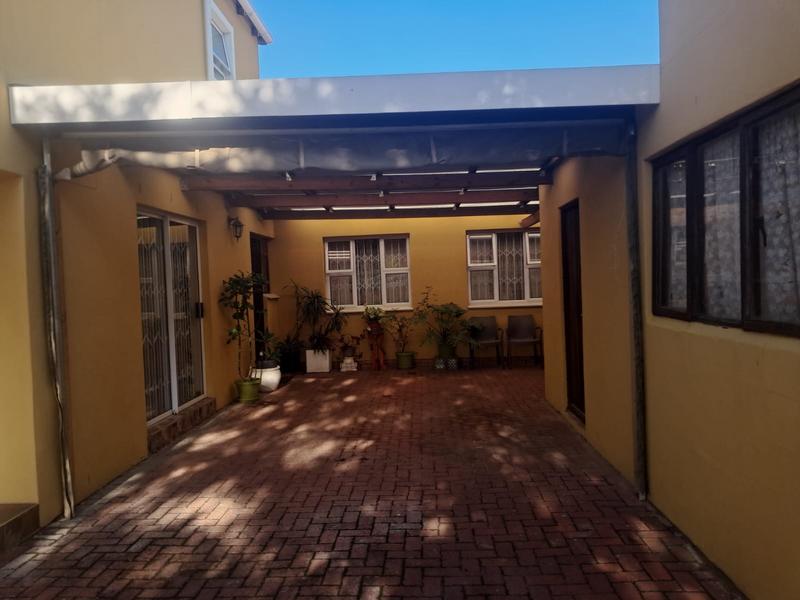 4 Bedroom Property for Sale in Avondale Western Cape